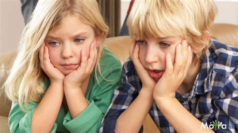 Čo robiť, ak dieťa zje papier: Pokyny a rady pre rodičov